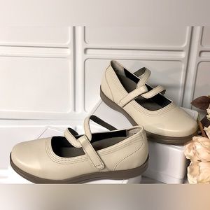 Apex- Women's Dress Shoe Petals Janice